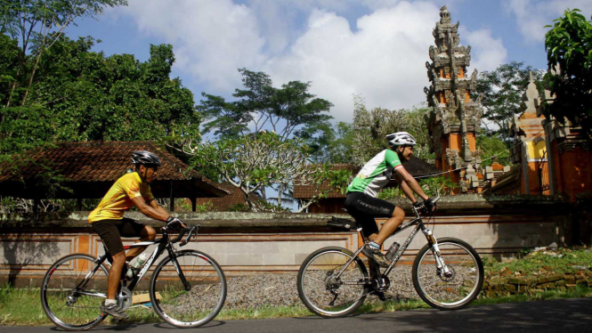 Berkeliling Melihat Keindahan Bali dengan Bersepeda