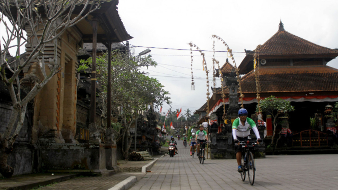 Berkeliling Melihat Keindahan Bali dengan Bersepeda