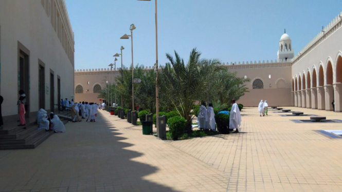 Keindahan Masjid Bir Ali di Madinah