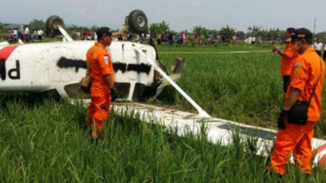Pesawat Training PK WTK Type C 172 jatuh di Cirebon, Selasa, 30 Agustus 2016.