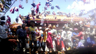 Sembahyang Rebutan di Kelenteng Welahan Jepara