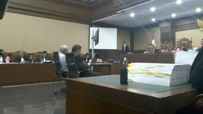 Prof Ronny Nitibaskara dan Prof Sarlito Wirawan jadi saksi di sidang Jessica