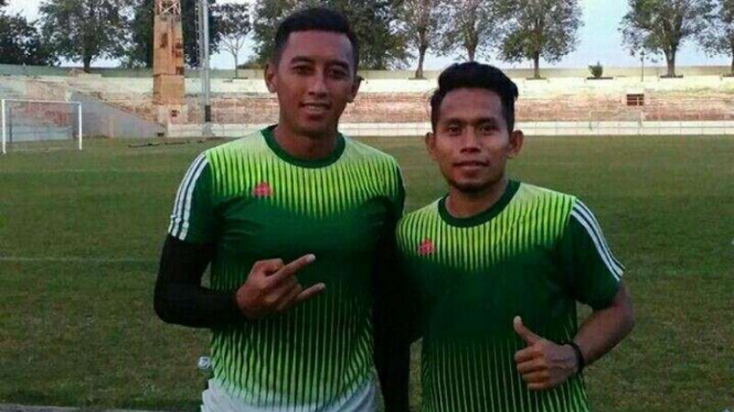 Bintang Timnas Indonesia, Andik Vermansyah (kanan)