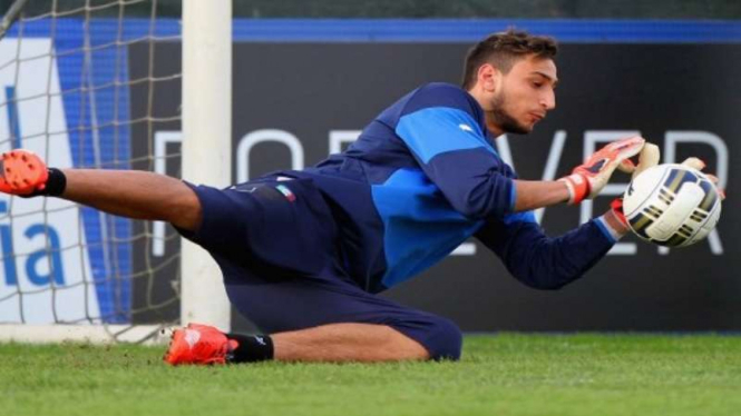 Gianluigi Donnarumma, Kiper Timnas Italia dan AC Milan