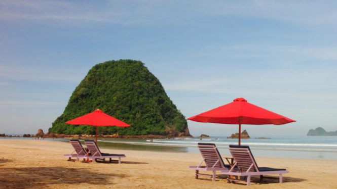 Pulau Merah Banyuwangi Pantai Indah Favorit Peselancar Viva