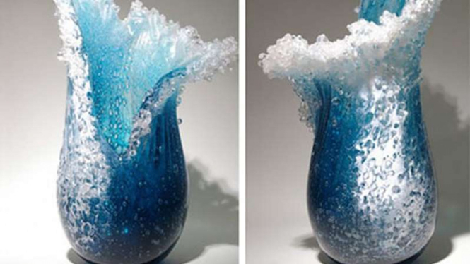 Vas cantik seperti ombak laut