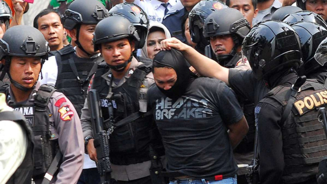 Polisi membekuk pelaku perampokan dan penyanderaan di kawasan Pondok Indah Jakarta Selatan, Sabtu (3/9/2016)