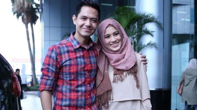 Dude Harlino dan Alyssa Soebandono