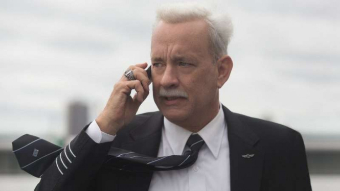 Tom Hanks dalam Sully