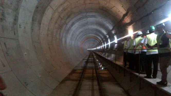 Terowongan MRT di antara Stasiun Istora dan Stasiun Senayan