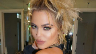 Bibir Tebal, Khloe Kardashian Suntik Filler Saat Hamil?