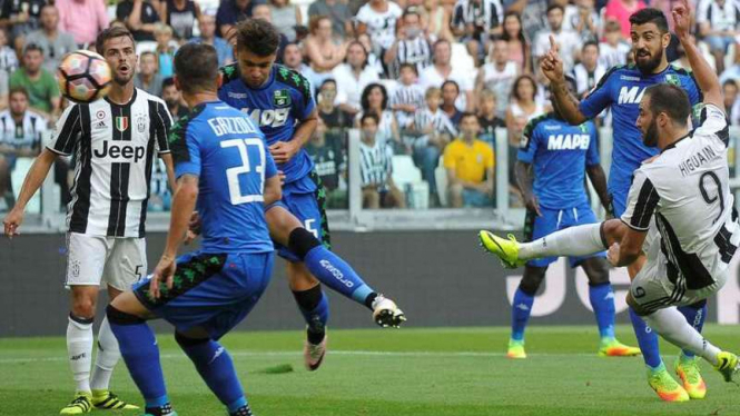 Proses gol Juventus yang dicetak Gonzalo Higuain