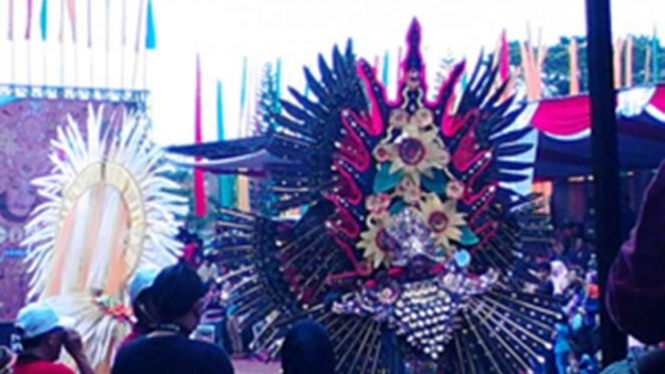 Karnaval bunga di Malang.