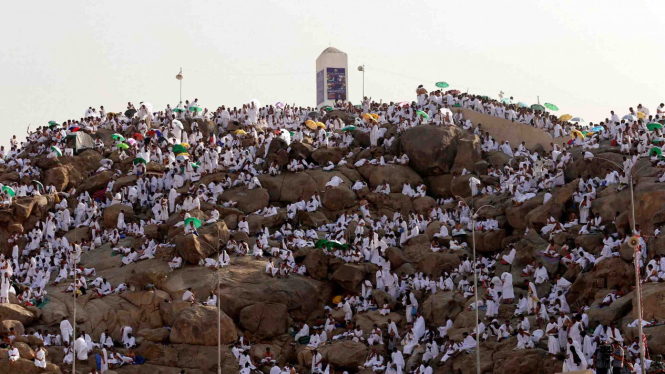 Puncak Ibadah Haji, Jutaan Jemaah Memadati Arafah.
