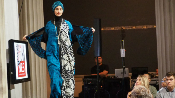 High Fashion for Muslim Wear: New Designs from Java di Corcoran Gallery