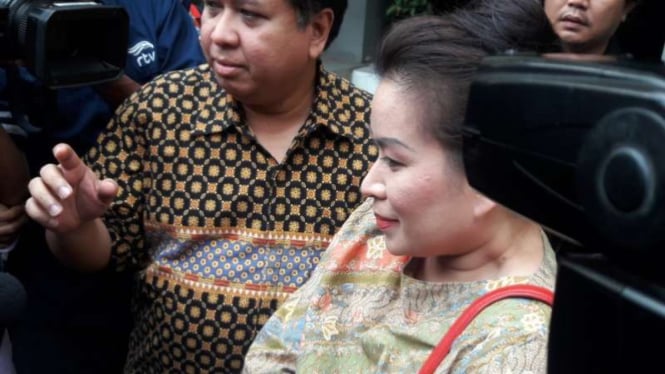 Linna Susanto, istri motivator Mario Teguh