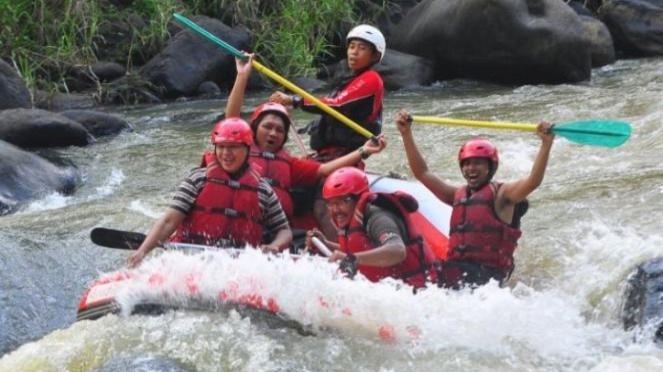 Rafting di Sungai Citarik.