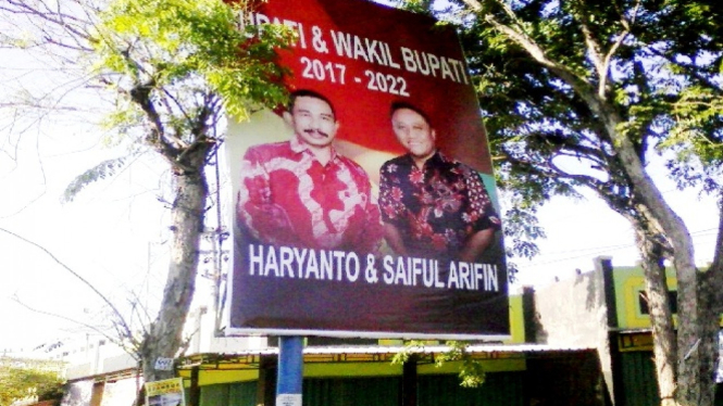 Baliho pasangan Haryanto-Saiful Arifin bertebaran di Kabupaten Pati. (HCA)