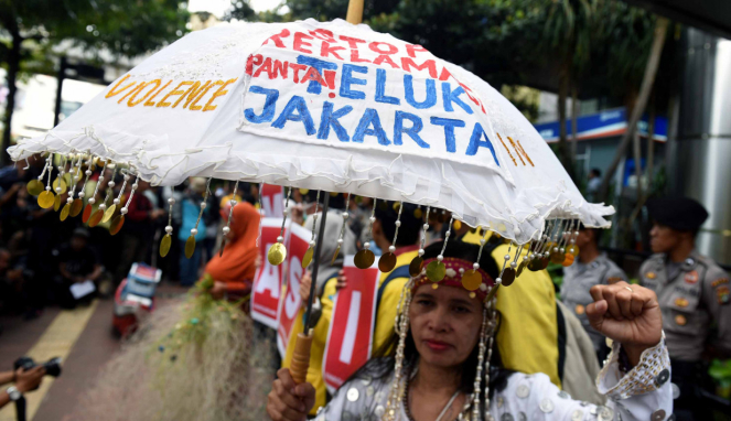 Sejumlah aktivis menggelar aksi menolak Proyek Reklamasi Teluk Jakarta.