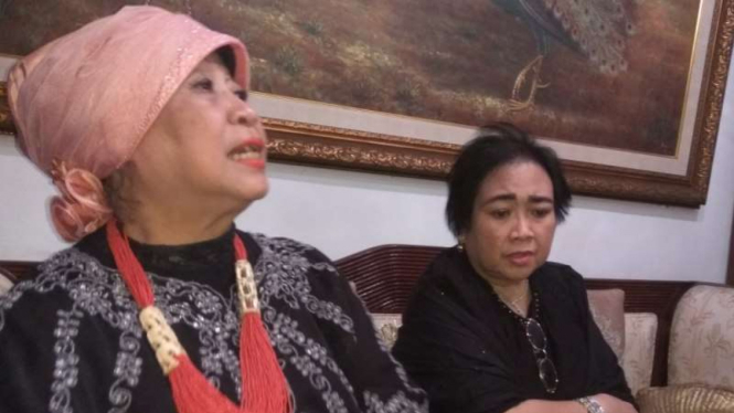 Rachmawati Soekarno Putri bersama Lily Chodijah Wahid 