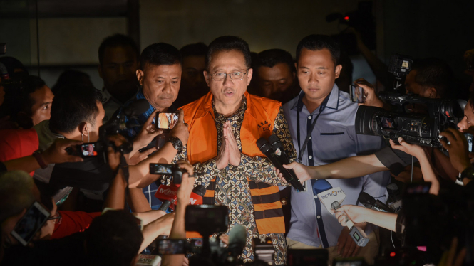 Ketua DPD Irman Gusman usai menjalani pemeriksaan di KPK, Sabtu (18/9/2016).