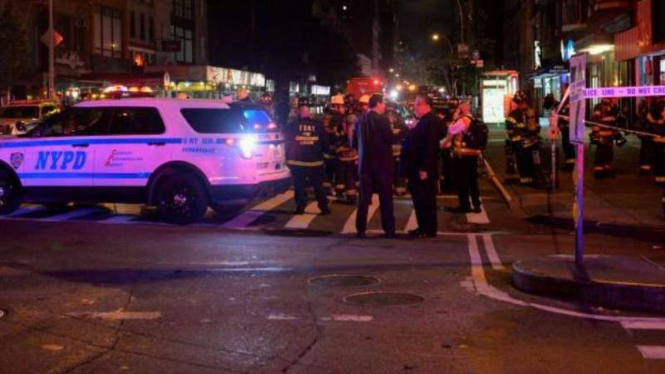 Kepolisian New York mengamankan lokasi ledakan di kawasan Chelsea, Manhattan.