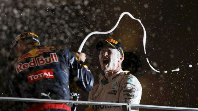 Selebrasi Nico Rosberg saat juara GP Singapura
