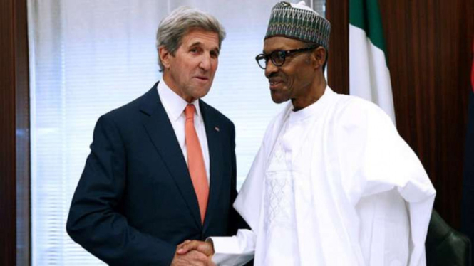 Presiden Nigeria Muhammadu Buhari bersama Menlu AS John Kerry.