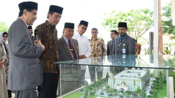 Presiden Joko Widodo di Pondok Modern Darussalam Gontor, Situbondo, Jawa Timur