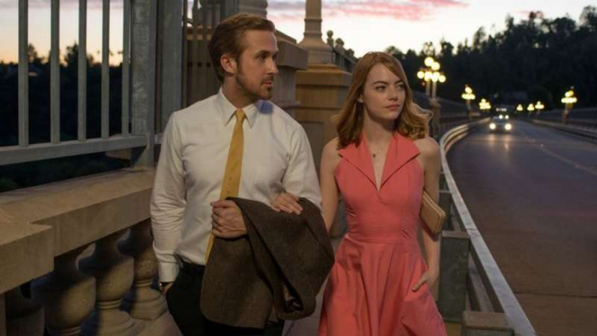 Ryan Gosling dan Emma Stone dalam La La Land.