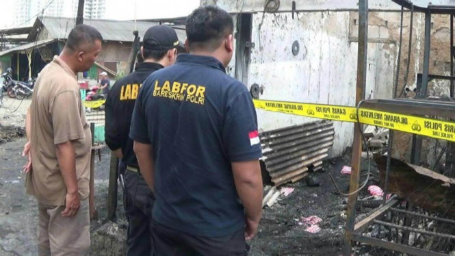 Olah TKP kebakaran di Tangerang yang tewaskan satu keluarga