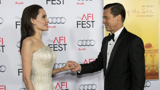 Pasangan Brad Pitt dan Angelina Jolie saat masih mesra