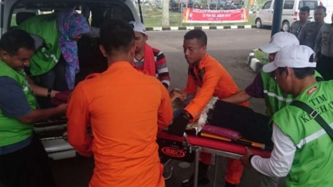 Atlet terjun payung Yogyakarta pingsan saat mendarat.