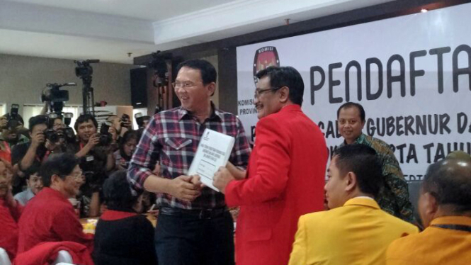 Ahok dan Djarot mendaftar di KPU Provinsi DKI Jakarta.