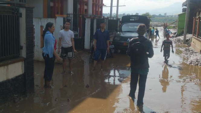 Banjir bandang di Garut, Jawa Barat.