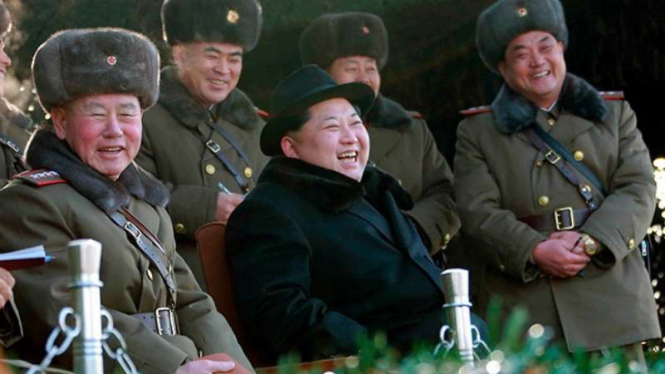 Kim Jong-un bersama Militer Korea Utara.