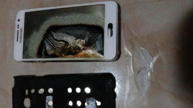 Samsung Galaxy A3 terbakar