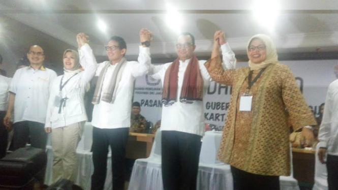 Anies-Sandiaga di KPU DKI Jakarta