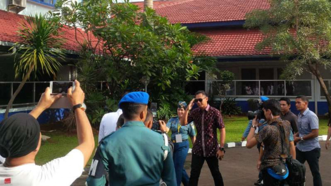 Calon gubernur DKI Jakarta, Agus Harimurti Yudhoyono, saat tiba untuk menjalani pemeriksaan kesehatan di RSAL Dr Mintohardjo di Jakarta pada Sabtu pagi, 24 September 2016.