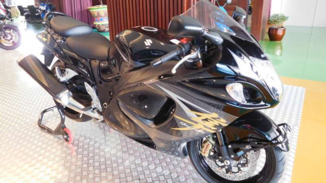 Suzuki Hayabusa.