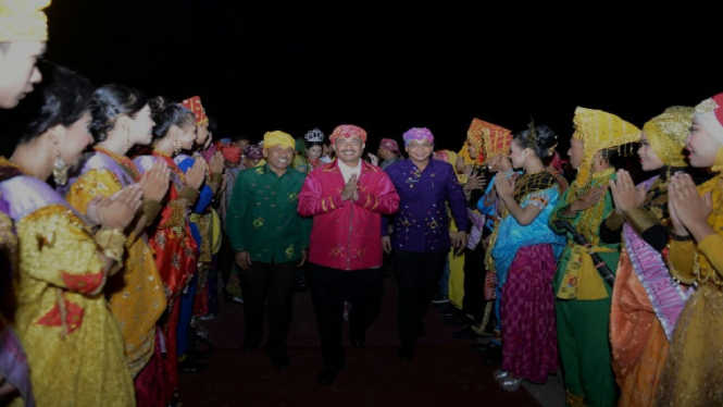 Menteri Pariwisata Arief Yahya Buka Festival Pesona Palu Nomoni 2016