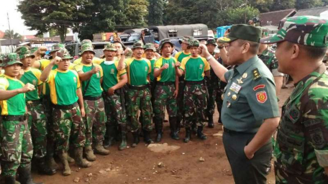 Tim pencari korban banjir bandang Garut