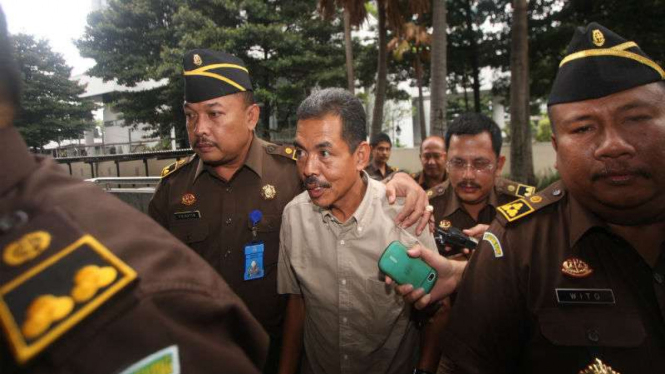  Jaksa Penuntut Umum pada Kejaksaan Tinggi Sumatera Barat digiring ke kantor KPK