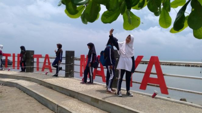 Vlog Pantai Tirtamaya Indramayu