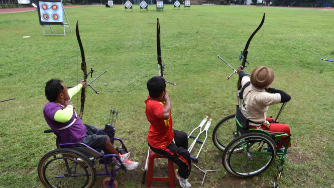 Latihan jelang Peparnas XV