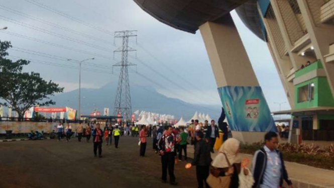 Suasana Stadion Gelora Bandung Lautan Api jelang penutupan PON 2016