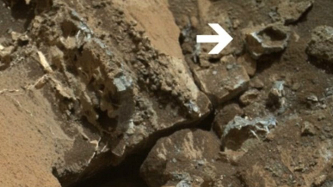 Bentuk yang disebut cincin emas di Planet Mars