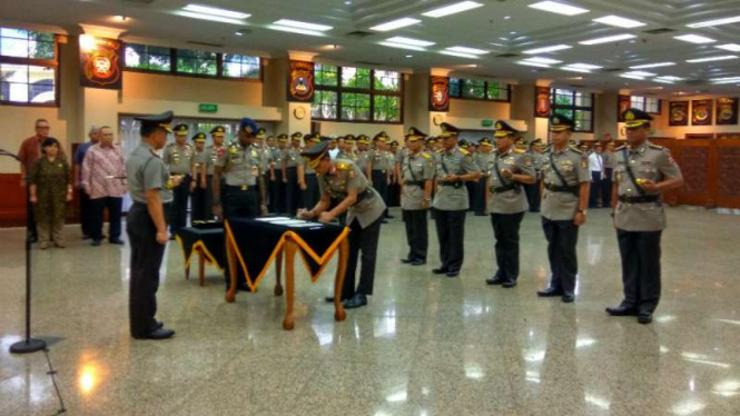 Kapolri Jenderal Polisi Tito Karnavian lantik beberapa perwira Polri