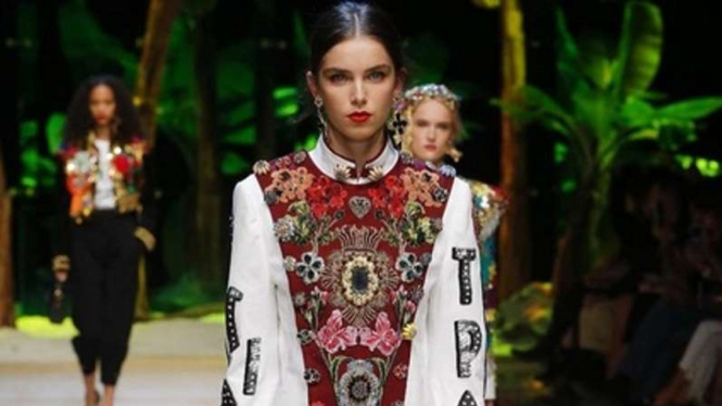 Show koleksi Dolce and Gabbana di Milan Fashion Week