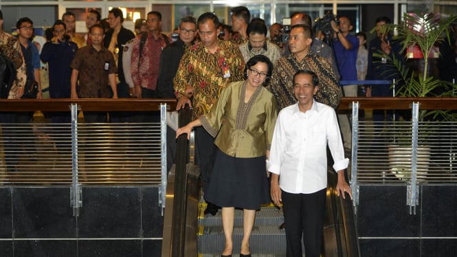 Presiden Jokowi dan Srimulyani Tinjau kantor Pajak